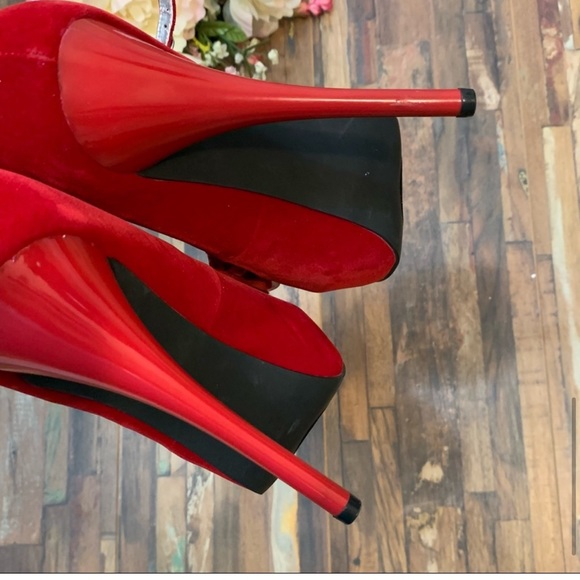 Red Velvet Flower Peep Toe Platform Heels - Picture 9 of 16
